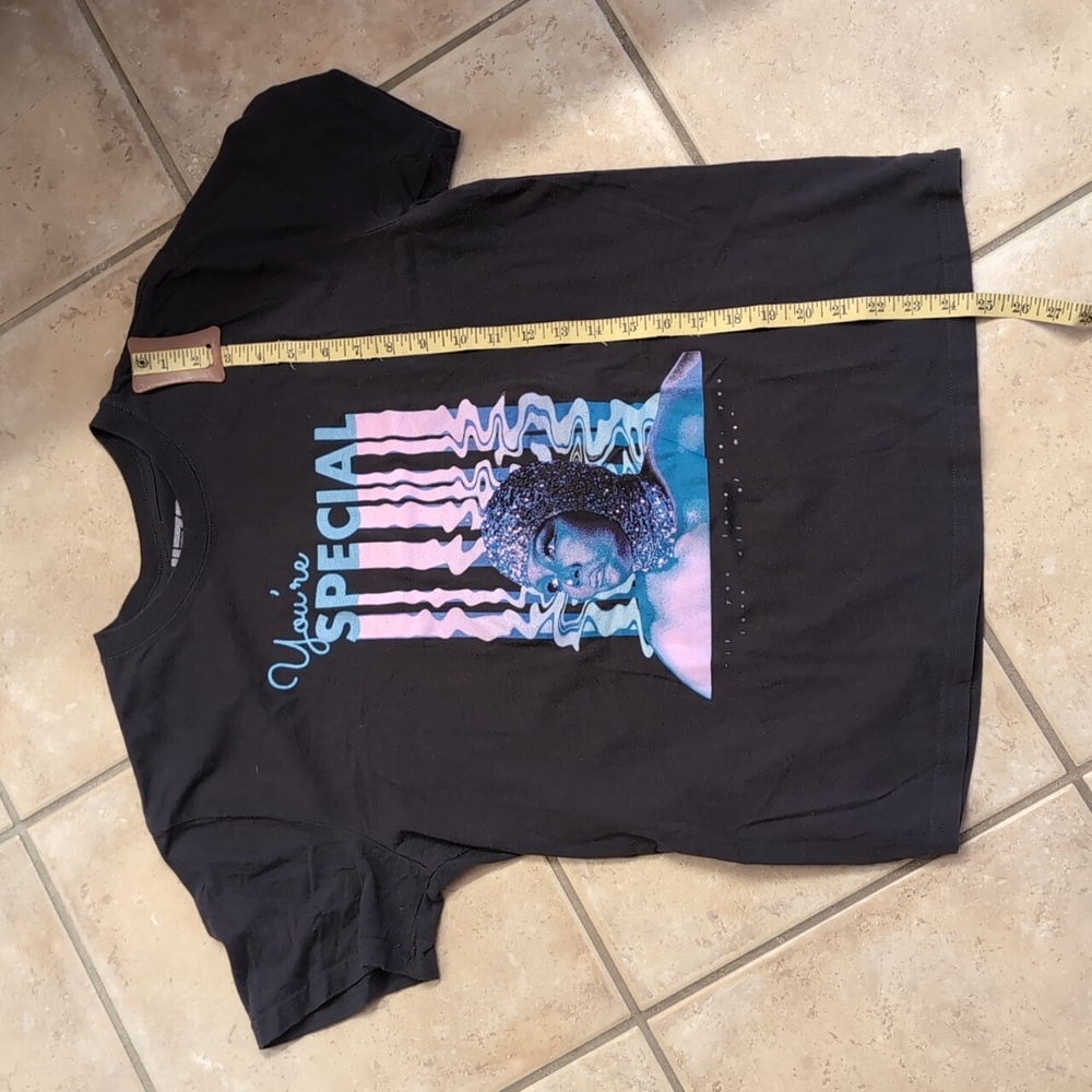 3/$5 Lizzo I'm special t-shirt large